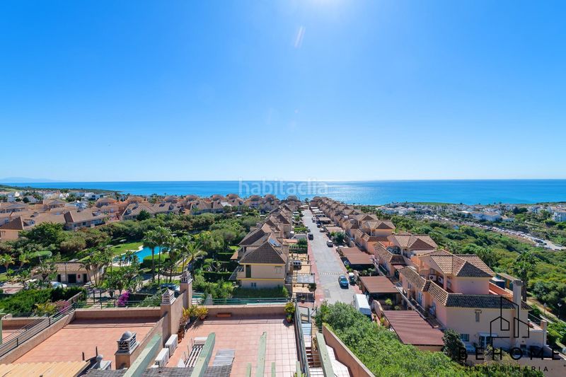 Foto ea476c41-75e2-42fd-8225-63fd04985a07. Àtic amb aparcament piscina a La Alcaidesa