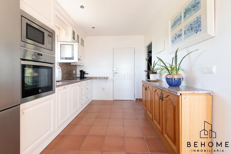 Foto f5534ffb-6025-4119-8932-ead9eac8ef6a. Àtic amb aparcament piscina a La Alcaidesa