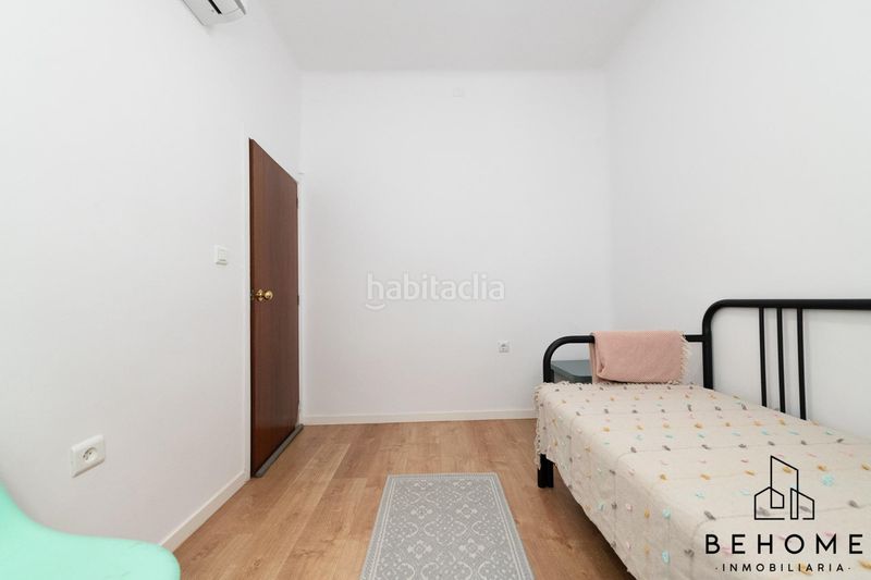 Foto ede60ad2-2c6f-48d9-aff9-6e643e2b4f9e. Pis a El Molinillo - Capuchinos Málaga