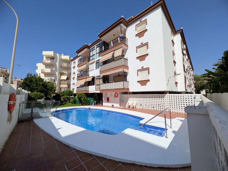 Foto 02a89e08-0137-40d4-aef8-12c4810a0387. Pis amb aparcament piscina a La Carihuela - Los Nidos Torremolinos
