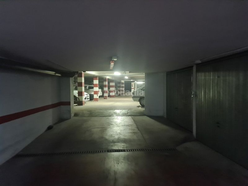 Foto bdd833a6-e7fd-47ea-96a1-455ed6afa08a. Aparcament cotxe a Algemesí