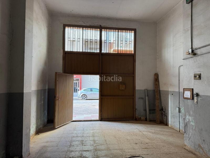 Foto 7e2d74eb-a3f7-4901-8895-2eb57ac2f1a6. Aparcament cotxe a Algemesí