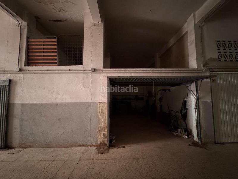 Foto ab2181a6-7b7a-470d-823d-e341355c1a38. Aparcament cotxe a Algemesí