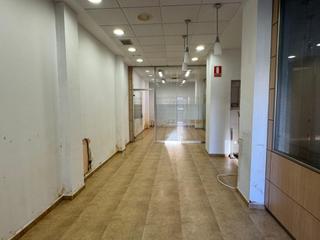 Lloguer Local Comercial  Carrer auditori moreno gans. Alg681  local comercial de 140m2 en auditori moreno gans de alge