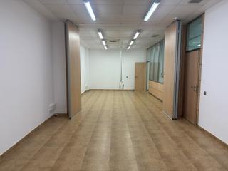 Location Local commercial  Carrer auditori moreno gans. Alg681  local comercial de 140m2 en auditori moreno gans de alge