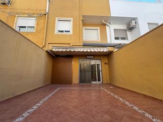 Casa  Calle francesc ribalta. Alg228  adosado de 285m2 en la calle francesc ribalta de algemes