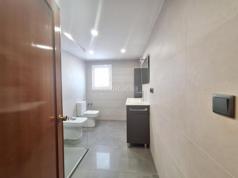 Foto 46b913a1-13b8-4b1f-90c1-a501c71d9a15. Alquiler piso cul834 fincas girbés presenta piso en alquiler en avenida santos patronos en Alzira