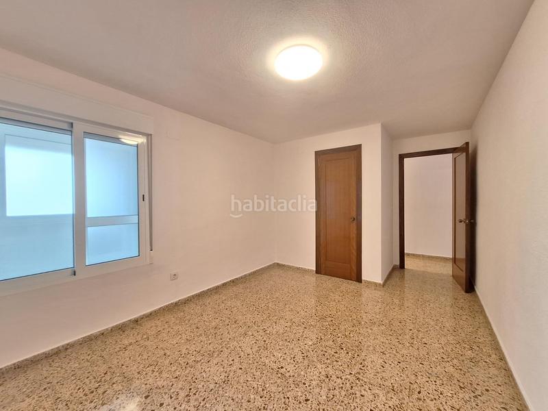 Foto 8865d4b3-8760-4101-9453-14f97c7c6ec8. Alquiler piso cul834 fincas girbés presenta piso en alquiler en avenida santos patronos en Alzira