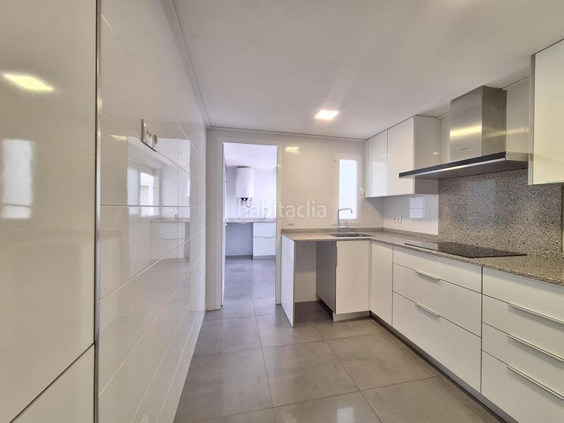 Foto b87a3383-6248-46c8-aa69-ba75d1fe5746. Alquiler piso cul834 fincas girbés presenta piso en alquiler en avenida santos patronos en Alzira