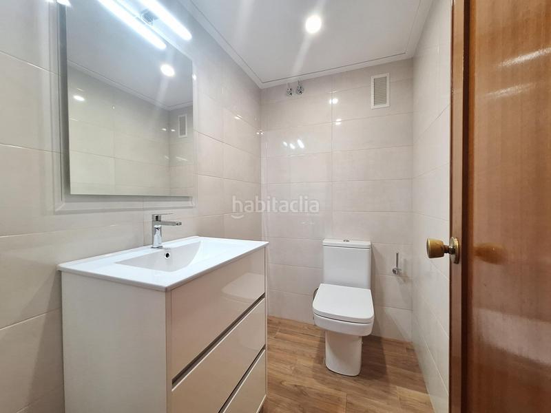 Foto efed0c4a-2cf4-4b80-bfe7-7d35f93a6f5e. Alquiler piso cul834 fincas girbés presenta piso en alquiler en avenida santos patronos en Alzira