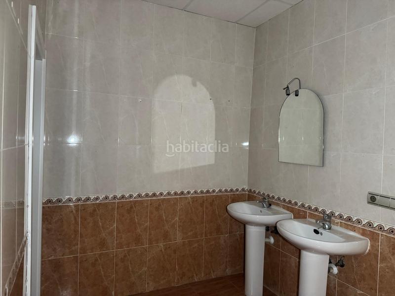 Foto 5a4d9341-2728-4791-82b4-5f1d0c069d21. Fabrikhalle in Algemesí