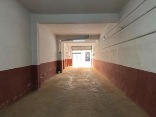 Aparcament cotxe a Algemesí. Alg131  cabina cerrada en calle domenech gamieta de algemesi