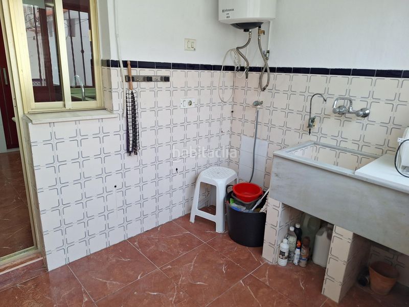 Foto 53f96e6b-2b1e-48ba-a51e-4c9e95c1b199. Casa adossada amb aparcament a Algemesí