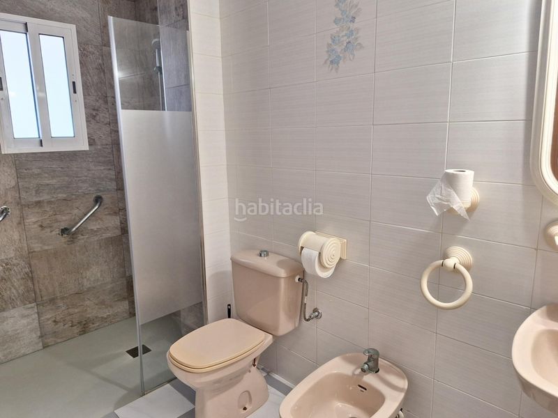 Foto e83850c1-25d2-4704-ae96-e4d2fb2b9fe3. Casa adossada amb aparcament a Algemesí