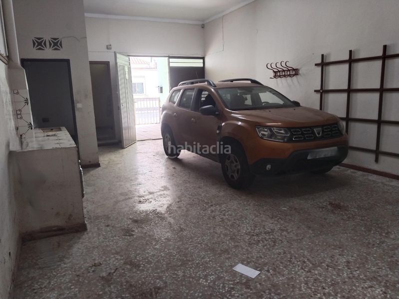 Foto f78c32da-440e-47d8-9b90-d6f61f4eb888. Casa adossada amb aparcament a Algemesí