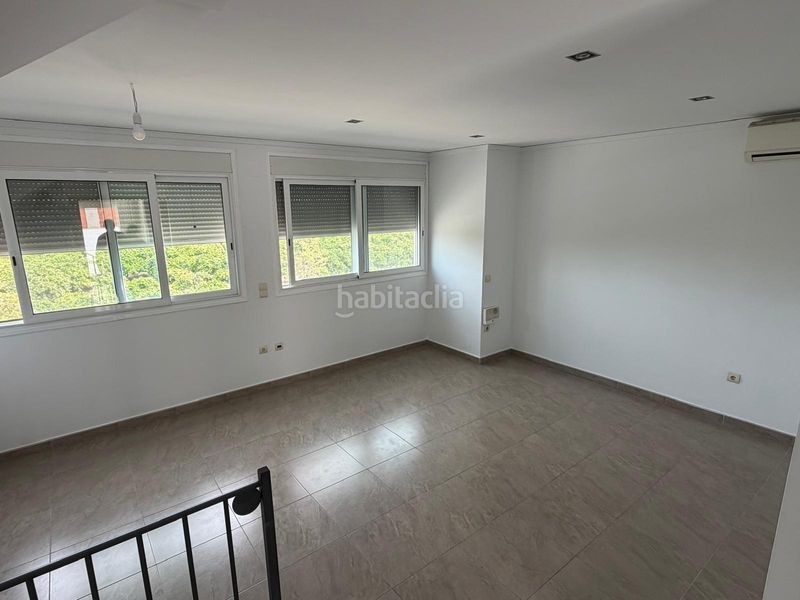 Foto a53c18b6-f083-42b6-bb27-d264b1753df0. Casa adossada amb aparcament a Algemesí