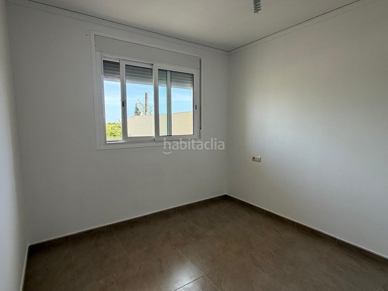 Foto d60ddf42-5b9e-4606-a26b-0e2e4d1dabf6. Casa adossada amb aparcament a Algemesí