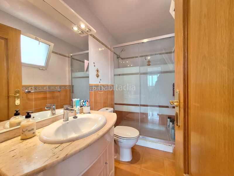Foto 410e9b69-a385-43a2-92b7-534a7a175231. Casa adossada a Polinyà de Xúquer