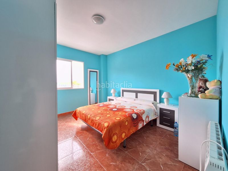 Foto b6700b3e-dc19-4016-94a3-2db1c23375d5. Casa adossada a Polinyà de Xúquer