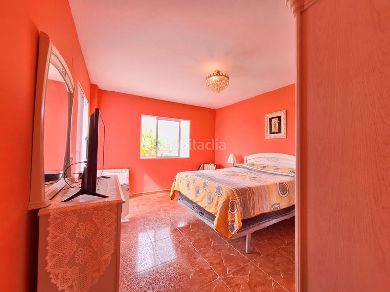 Foto cca423e0-cf49-4cd7-9c08-ba836a72ccbe. Casa adossada a Polinyà de Xúquer