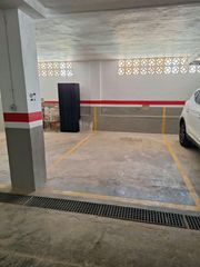 Parking voiture  Paseo goleta, passeig de la. Tav142  plaza rayada en edificio lago azul iii
