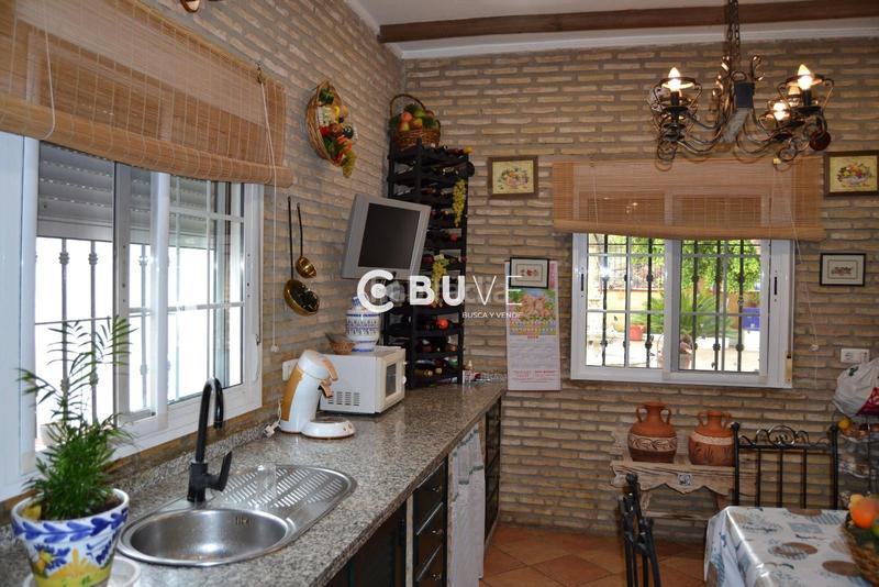 Foto 19579505-406e-4808-8f8e-fa201439a3ba. House with parking pool in Sanlúcar la Mayor