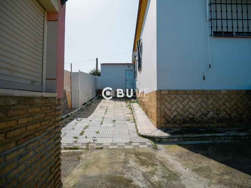 Foto 8a0b01e5-8ab5-4827-91a7-47e30133ad8e. House with parking pool in Sanlúcar la Mayor
