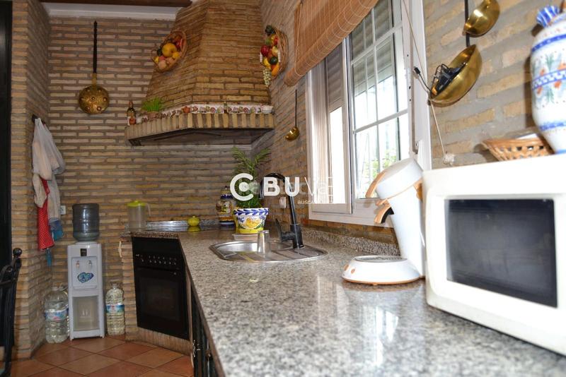 Foto a6906a08-320a-4dc9-95a3-12c1e4b9cd19. House with parking pool in Sanlúcar la Mayor