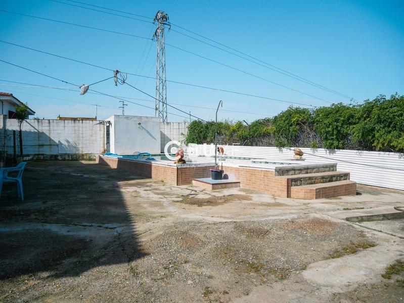 Foto b2ef5839-07ba-42f9-b7ef-6ce9ece9e3ab. House with parking pool in Sanlúcar la Mayor