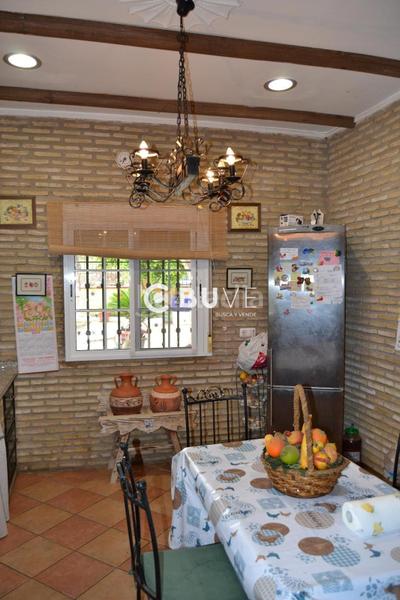 Foto dd3184ce-ca5f-42eb-bf1b-0a4536e06a95. House with parking pool in Sanlúcar la Mayor