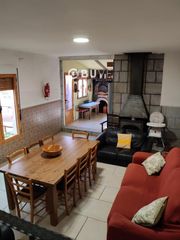 Maison  N/a. Vivienda de 420 m  negocio turístico en funcionamiento  el roble