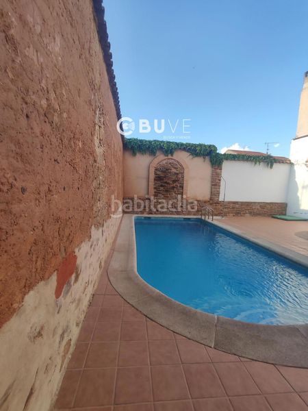Foto 43c43f3e-5197-4988-bb93-cf12e76aac02. Casa amb calefacció aparcament piscina a Robledo (El)