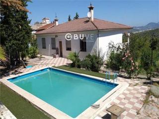 Xalet  Encinas reales. Se vende chalet de 5 habitaciones en rute, córdoba