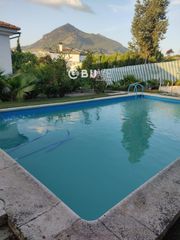 Xalet  Encinas reales. Se vende chalet de 5 habitaciones en rute, córdoba