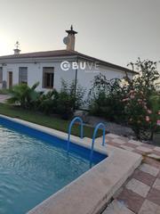 Chalet  Encinas reales. Se vende chalet de 5 habitaciones en rute, córdoba