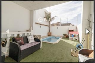 Xalet  Torrente,. Se vende chalet de 4 plantas en turis , valencia