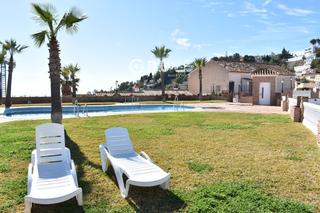 Casa  Alclub. Se vende casa adosada de 3 habitaciones en almuñecar