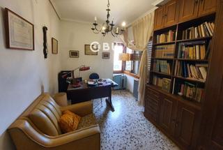 Etagenwohnung  De antonio lópez del oro. Se vende piso 5 habitaciones en hellín albacete