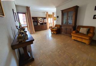 Pis  De antonio lópez del oro. Se vende piso 5 habitaciones en hellín albacete