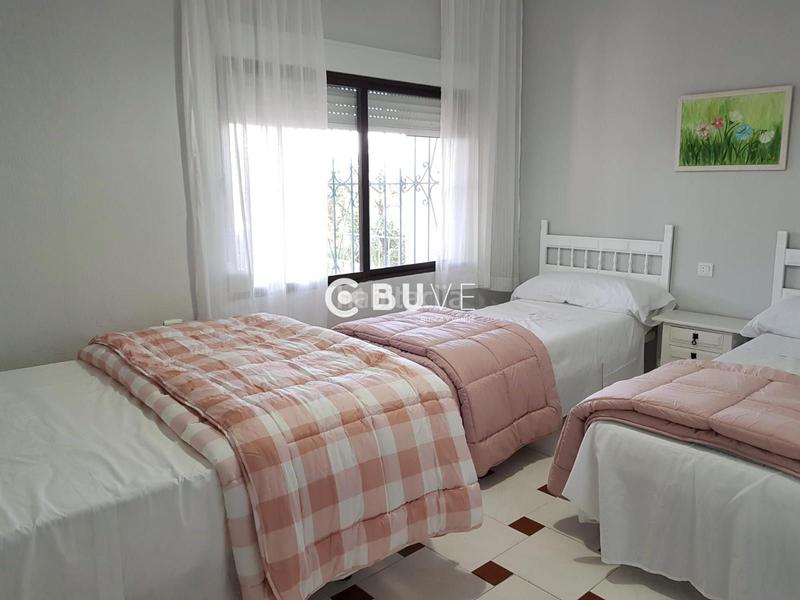 Foto 2b282ae1-8303-45f3-9f06-23eb28cb0784. Casa se vende chalet independiente en utrera en Palmar de Troya (El)