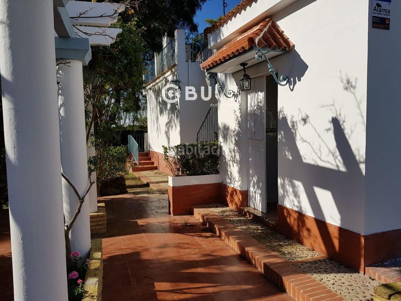 Foto 8df0afce-5318-4ca1-b68a-dba8a7199953. Casa se vende chalet independiente en utrera en Palmar de Troya (El)