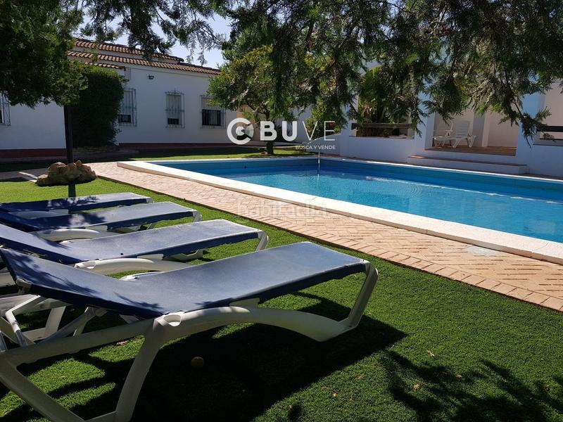 Foto bb278743-9f63-4070-b411-42725c49ddec. Casa se vende chalet independiente en utrera en Palmar de Troya (El)