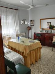 Maison  Molares. Se vende casa de 7 hab en utrera