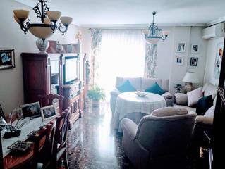 Pis  Magdalena baja. Se vende piso de 4 habitaciones en jaén