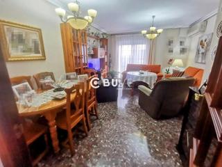Appartement  Magdalena baja. Se vende piso de 4 habitaciones en jaén