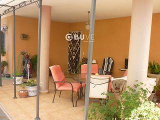 Maison  Viña lozano. Se vende casa de 5 hab en baeza, jaen