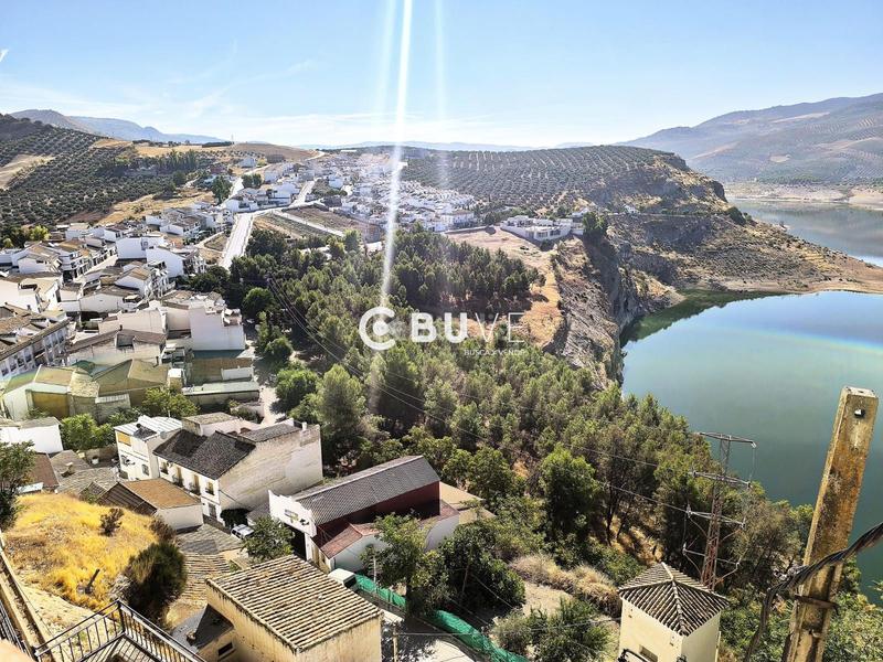 Foto 1fd87593-f0c6-43ea-9606-01aed2d61c18. House with heating parking in Iznájar