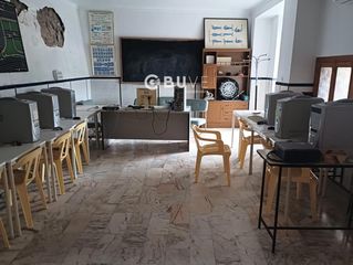Casa  Ricardo pavon. Se vende casa de 3 plantas en iznajar, cordoba