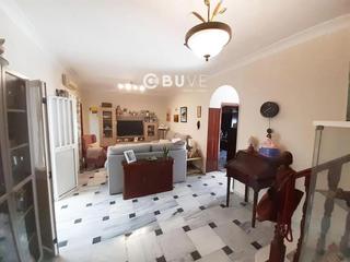 Maison  San juan. Se vende casa de 6 hab en utrera