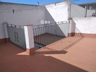 Casa  Santiago,. Se vende  casa de 6 hab en hinojos
